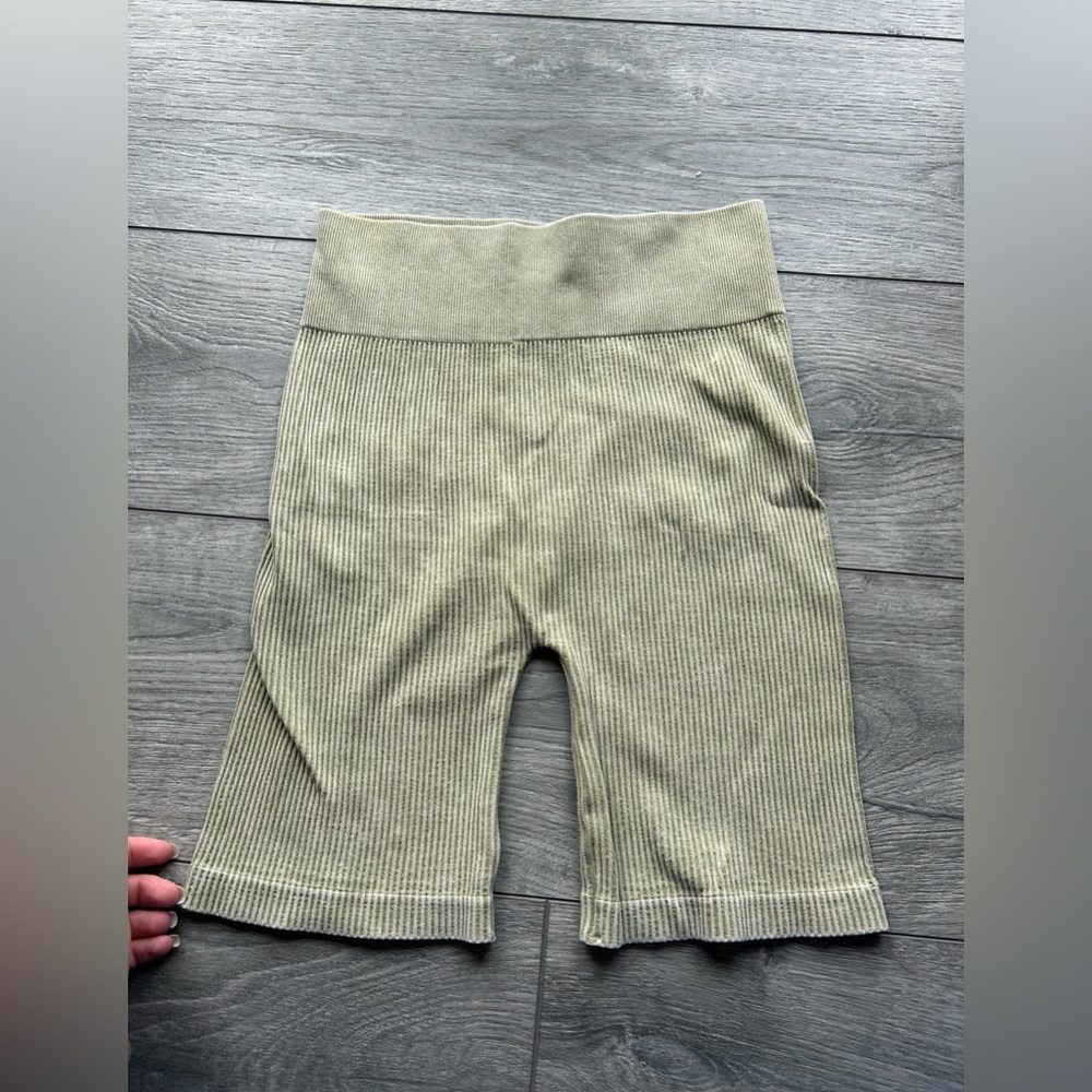 Longer length green bike shorts size small women’s. Great condition
